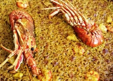 paella de marisco en el resturante borja azcutia