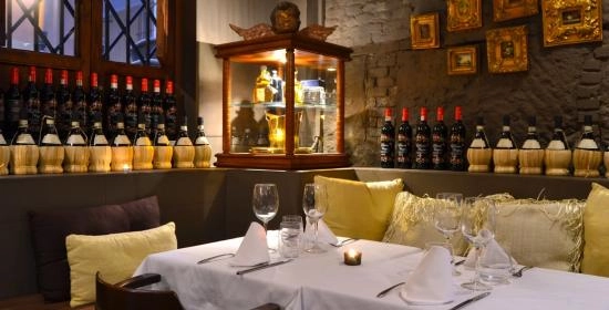sala en restaurante san tommaso